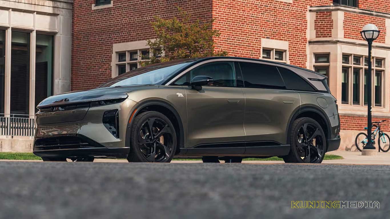 Lucid-Gravity-Touring